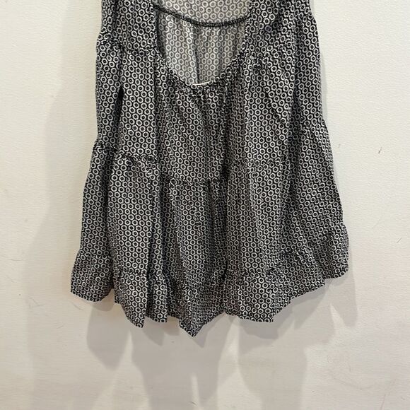 Brandy Melville Women's One Size Black Floral Ruffle Tiered Tunic Tank Shirt - Picture 8 of 10